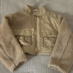 UGG Women's Cropped Beige Teddy Jacket Size Small